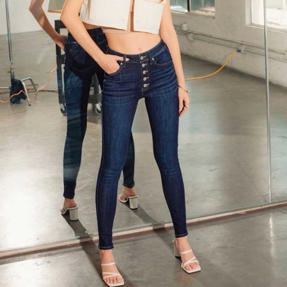 ✨Birdie • High Rise Super Skinny Jeans - Curvy - Picture 4 of 11